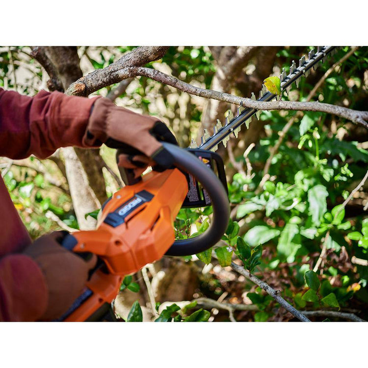 Ridgid 18V Brushless Cordless Battery 22 In. Hedge Trimmer with 2.0 Ah Battery and Charger R01401K