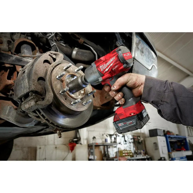 Milwaukee M18 Fuel High Torque 1/2 Impact Wrench with Friction Ring Kit 2767-22R