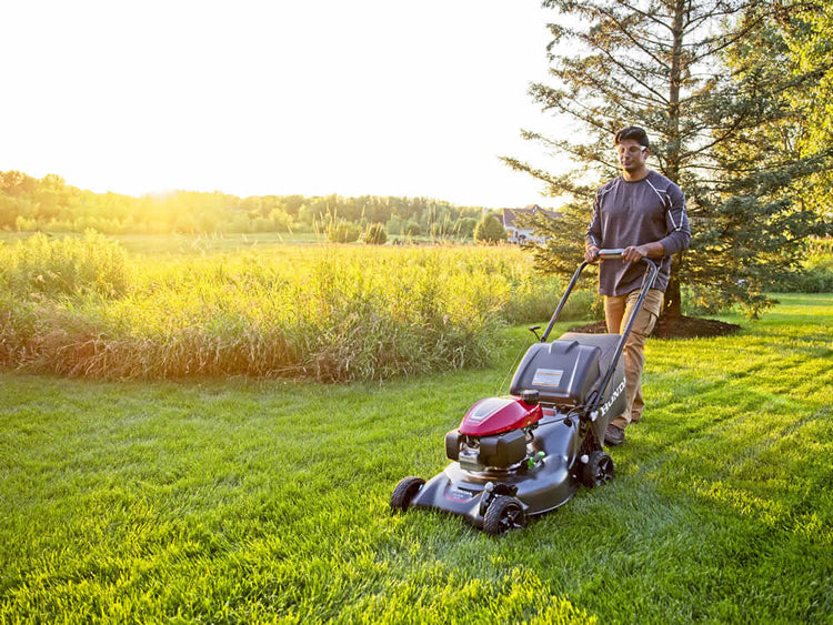 Honda 21 In. Steel Deck Self Propelled 3-in-1 Lawn Mower with GCV170 Engine Auto Choke and Smart Drive HRN216VKA