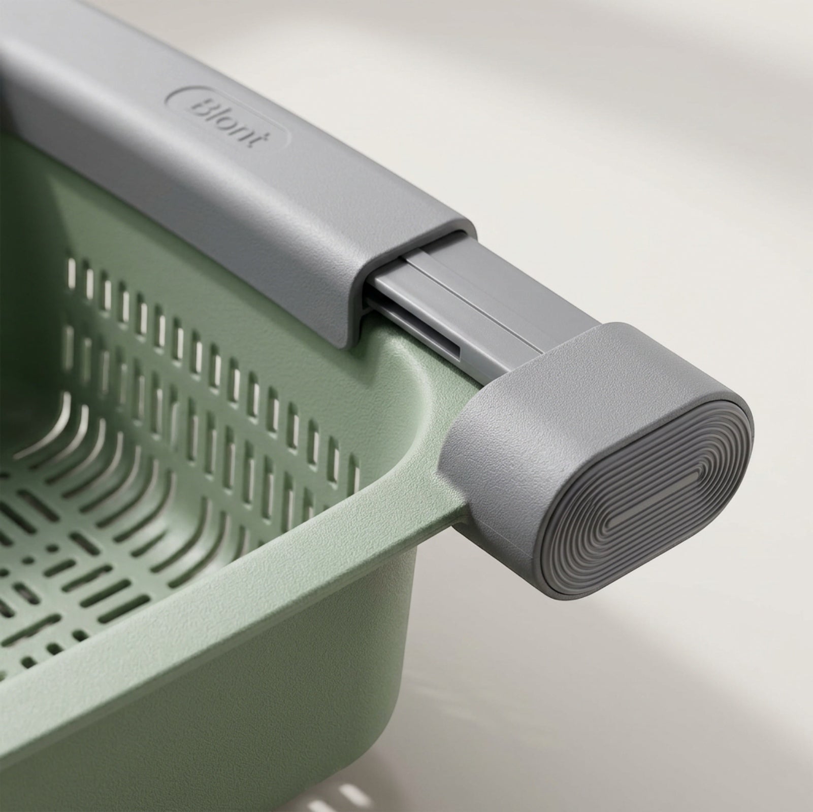 Blont Expandable Over-Sink Colander 39-56 cm Sage - Detail view